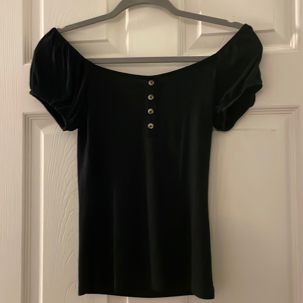 Basic black off the shoulder t-shirt